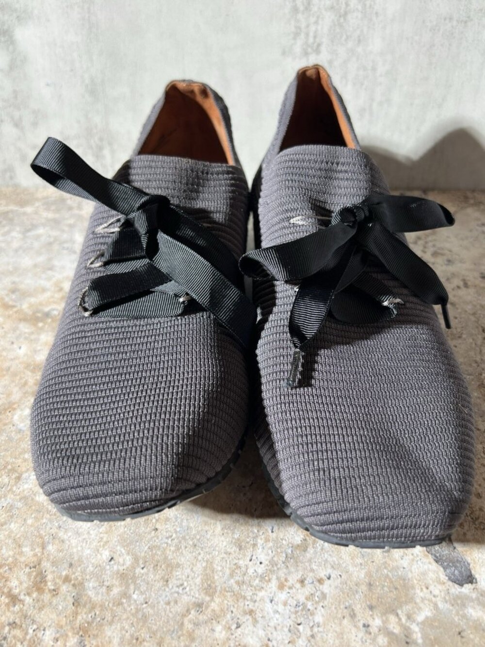 L’Amour Des Pieds Berenice Women’s 8.5 M Gray Knit Ribbon Comfort Sneakers